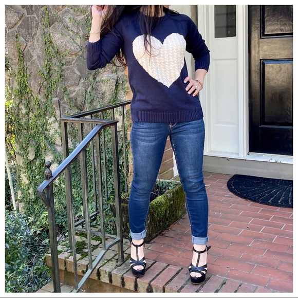 Beautiful Heart ❤️ pull over sweater - Picture 6 of 7